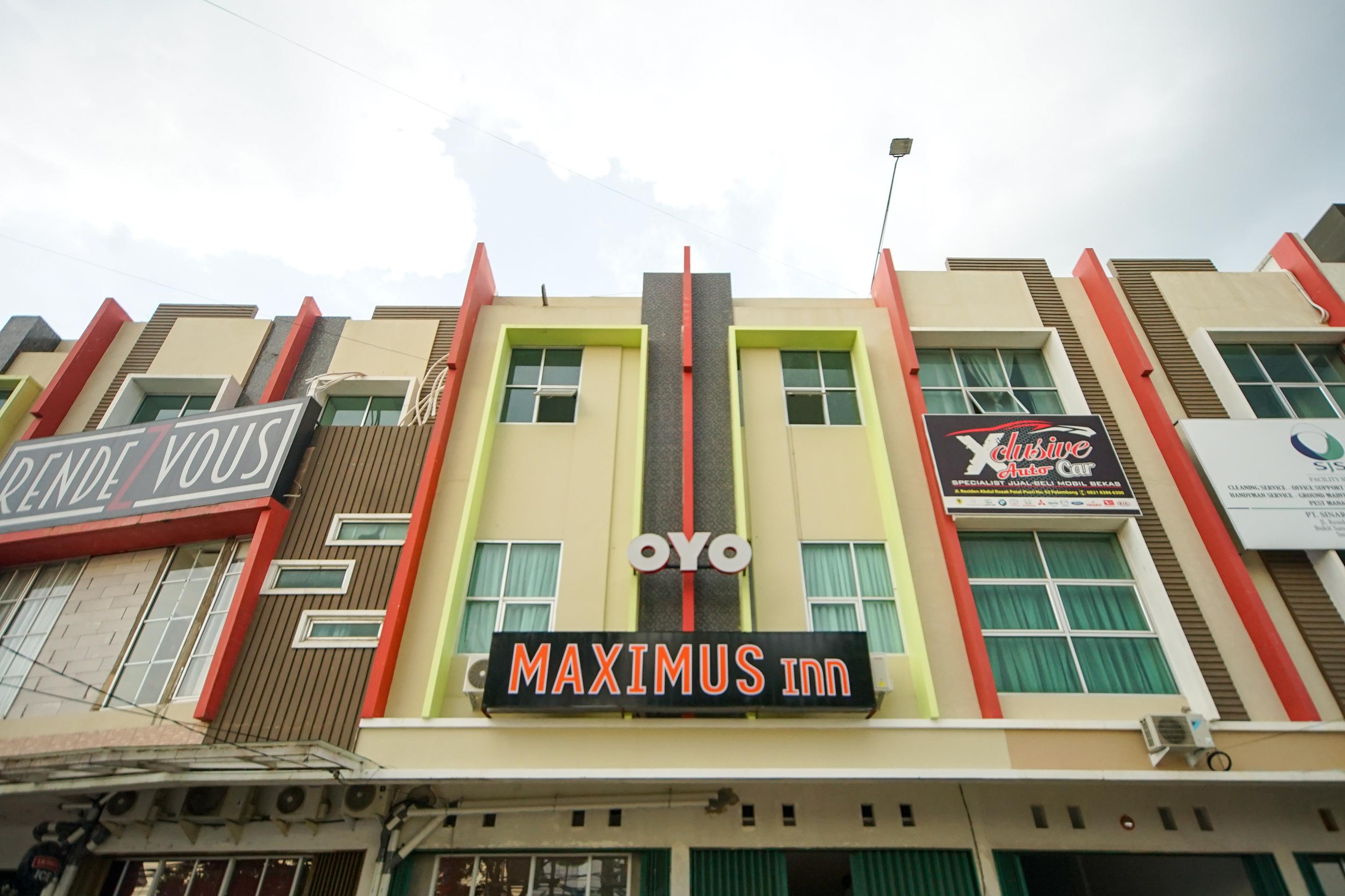 Oyo 251 The Maximus Inn Hotel Palimbão Exterior foto
